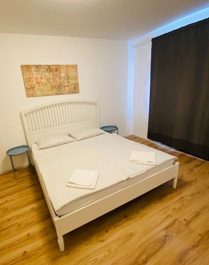 Tm Aparts Dortmund Bagian luar foto A bedroom