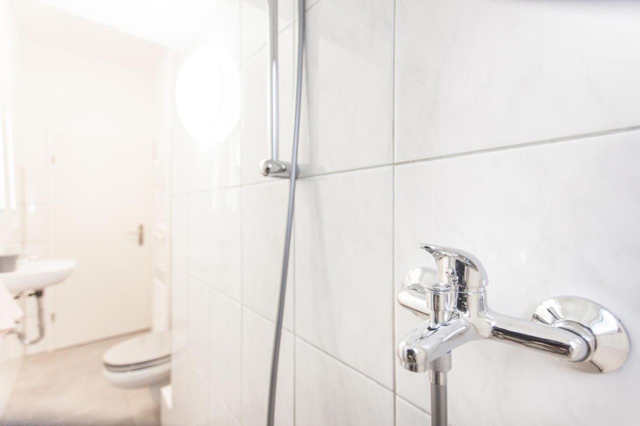 Tm Aparts Dortmund Bagian luar foto Bathroom